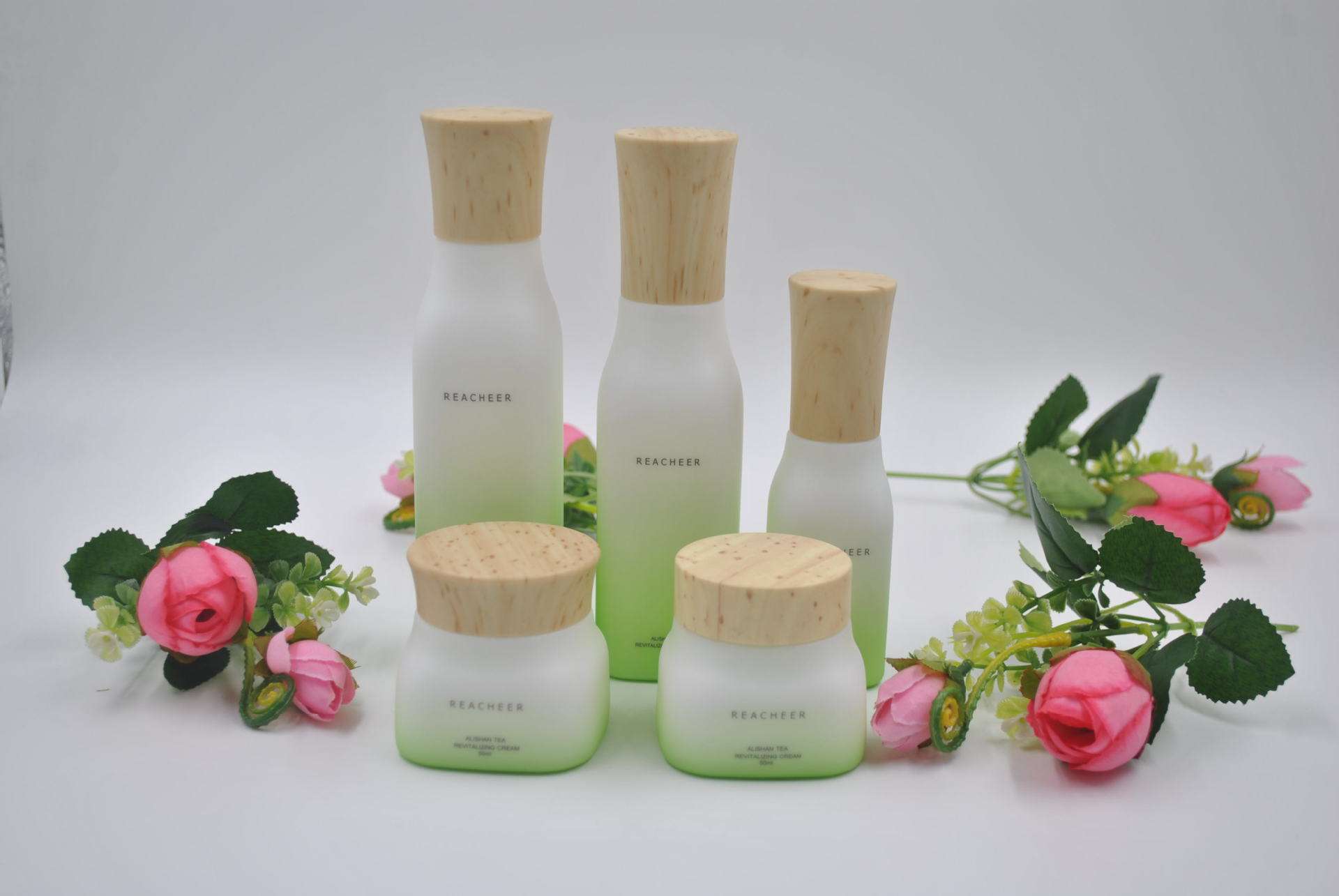 淺析化妝品包裝在情感體驗方面的應用研究 淺析化妝品包裝在情感體驗方面的應用研究