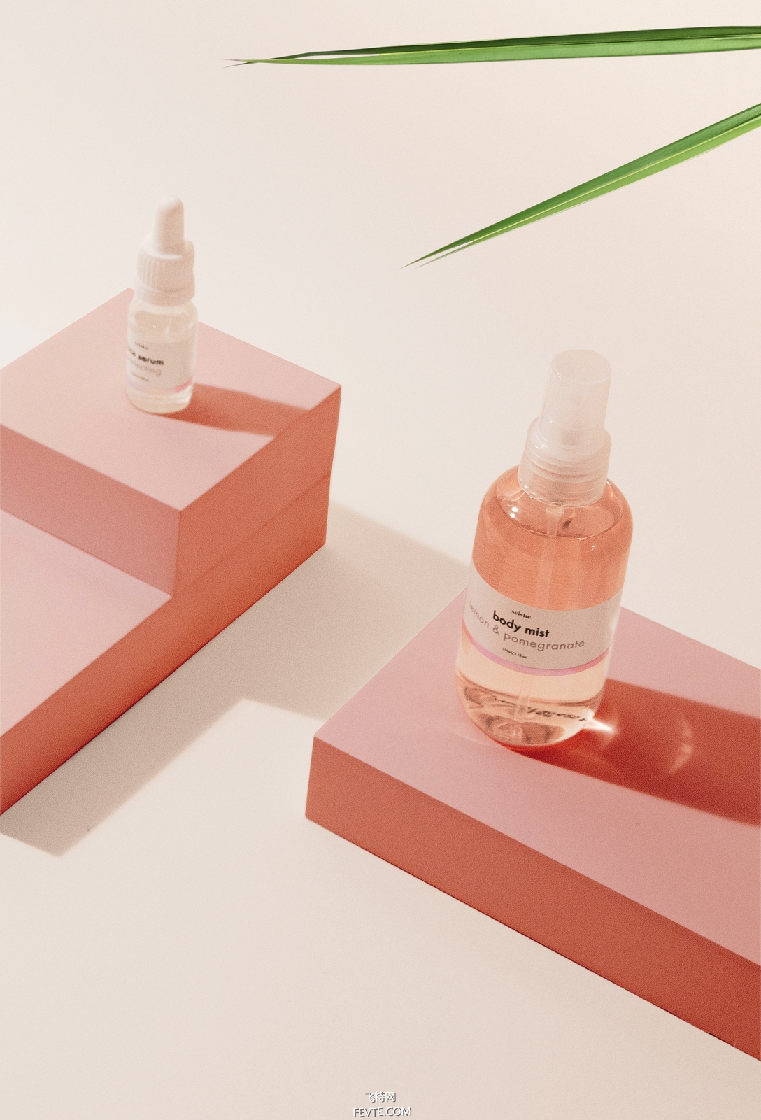 上海化妝品包裝瓶廠(chǎng)家談包裝設(shè)計(jì)中的扁平化設(shè)計(jì)理念應(yīng)用研究