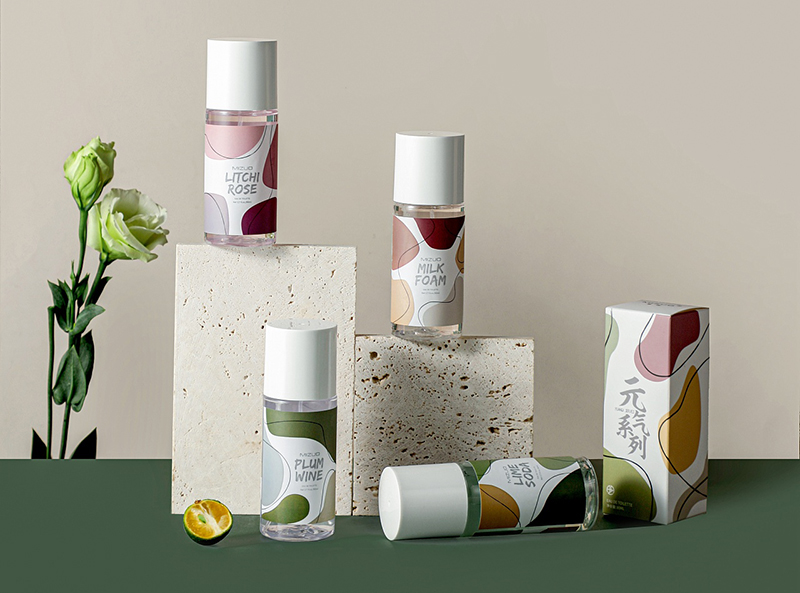 小香氛的大生意:御梵們如何撐起百億香氛市場? 小香氛的大生意:御梵們如何撐起百億香氛市場?